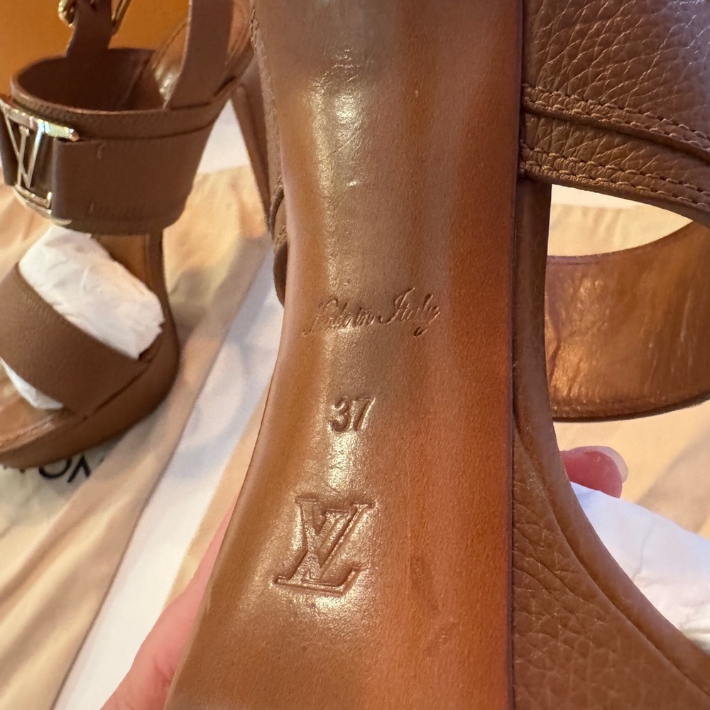 Louis Vuitton Horizon Leather Platform
Sandal Heels Brown Cognac Size 37 - Picture 7 of 13